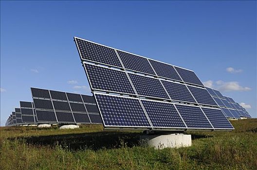 太阳能发电 从电站图片看绿色能源的崛起与输电挑战